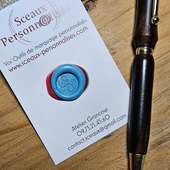 Un nouveau So'Stylo s'en va rejoindre le creux de la main de l'une d'entre vous. Nous espérons qu'il lui plaira et qu'ils s'accompagneront au quotidien...

Vous cherchez un cadeau unique et personnalisé ? Ne cherchez plus !

 #sostylo #stylopersonnalisé #styloboistourné #tamponpersonnalisé #tamponsignature #CachetDeCire