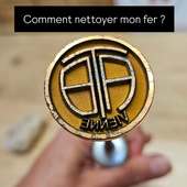 Lors du marquage sur bois ou sur pain essentiellement la matrice de votre fer s'encrasse. C'est normal, des résidus de la matière brûlées se collent sur le fer.

Pour prendre soin de votre tampon à chaud et pour conserver des empreintes précises nous vous conseillons de le nettoyer régulièrement. Une brosse en laiton est l'outil idéal. Les frictions laiiton contre laiton préserve la matrice, évite les rayures et autres domages.

Pour commandez votre fer personnalisé c'est simple. Soit vous nous écrivez soit vous vous rendez sur sceaux-personnalises.com

#feraburger
#ferabois #tamponburger #feramarquer #passionbois #burgertime #ebeniste